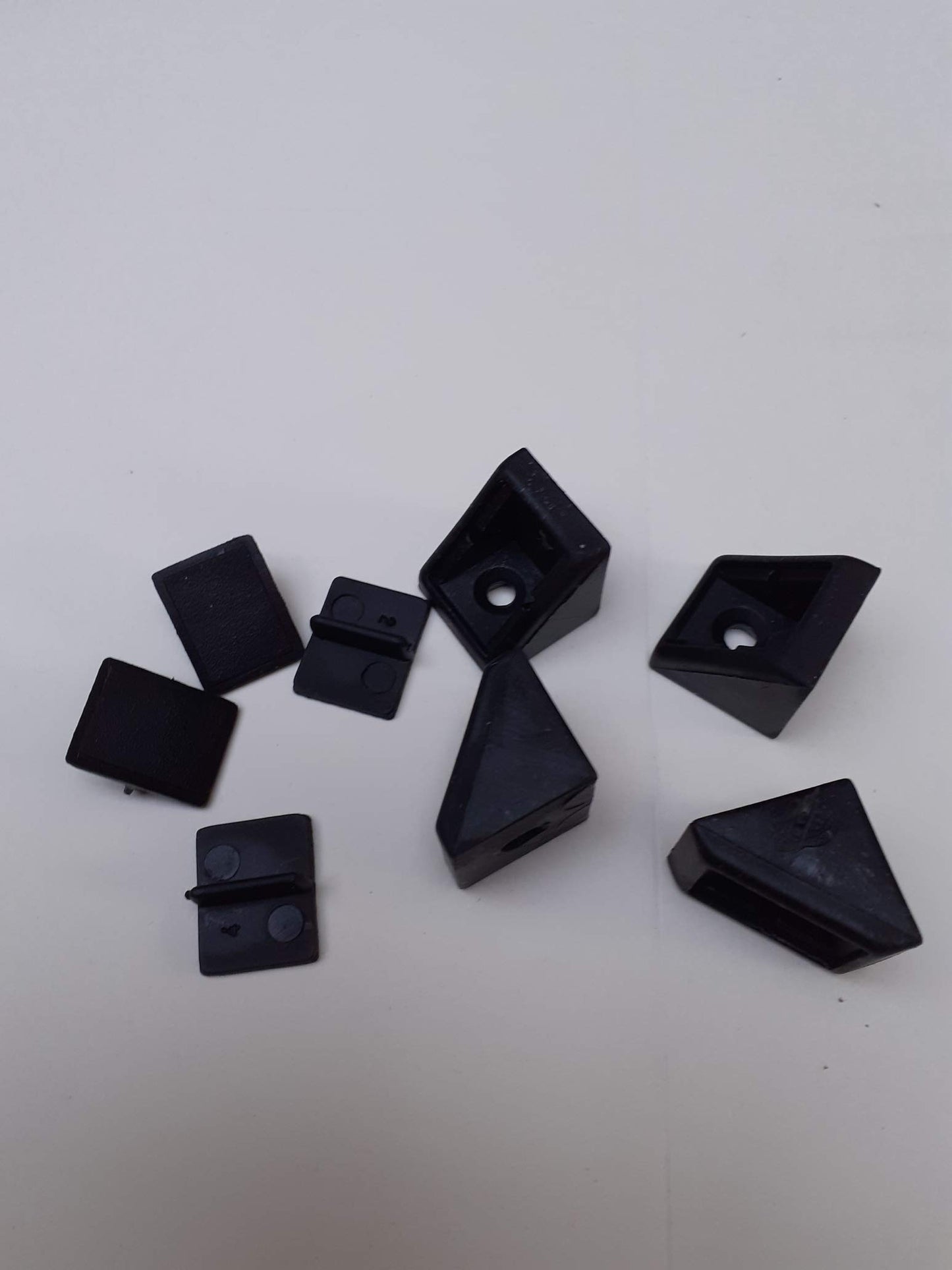 coverandcarry Single black corner joint fittings for use in caravans, motorhomes and boats pack of 4