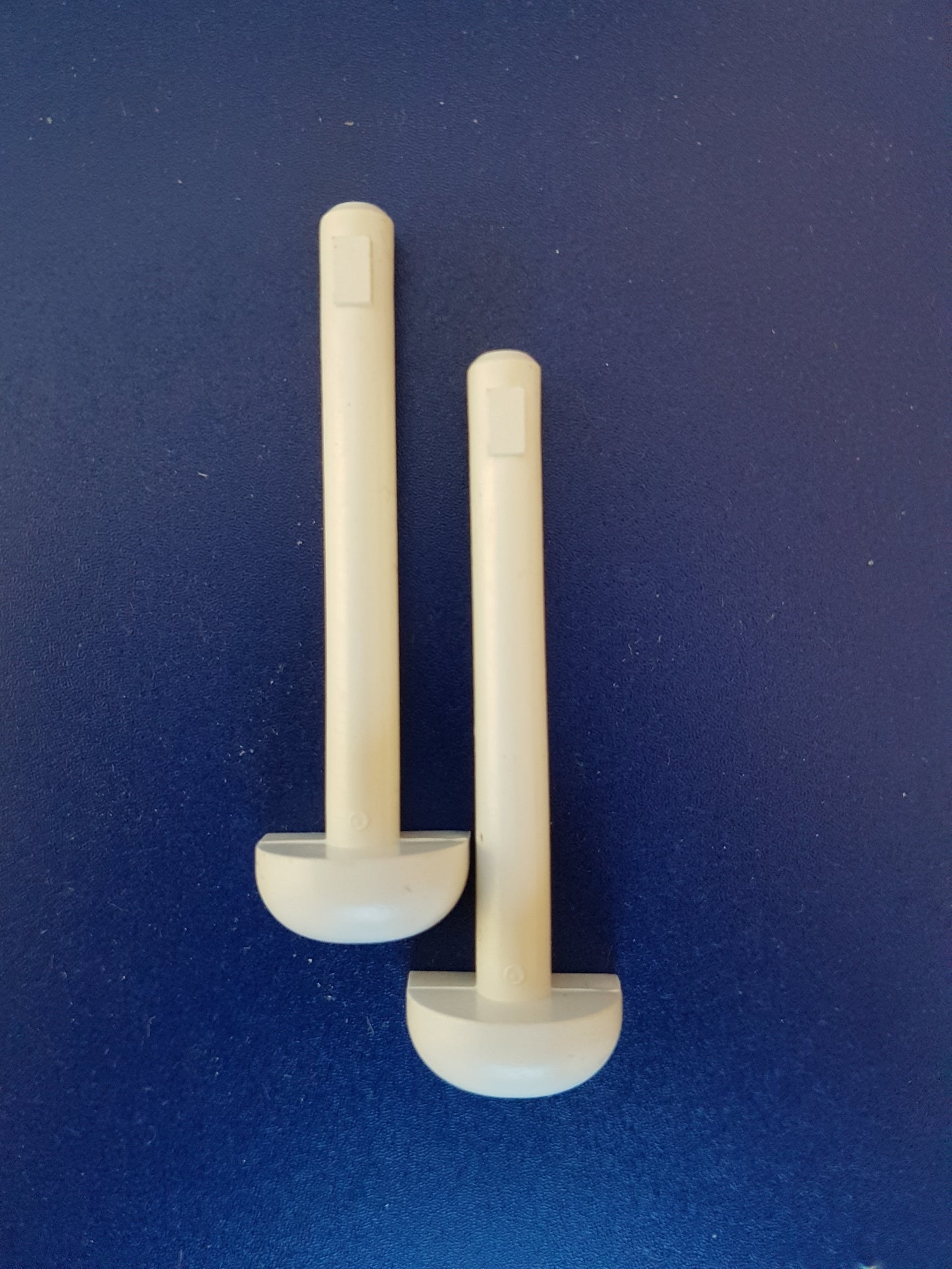 White NBBS hinge pins for the caravan battery box door, pack of 2 320108