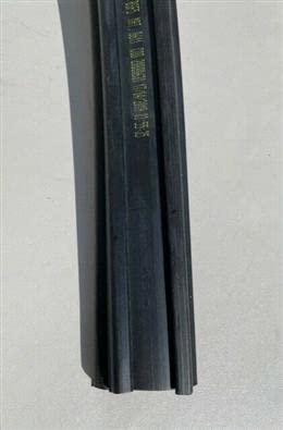 Caravan or Motorhome Window Rubber 33-34mm (Sold by the Metre) X621