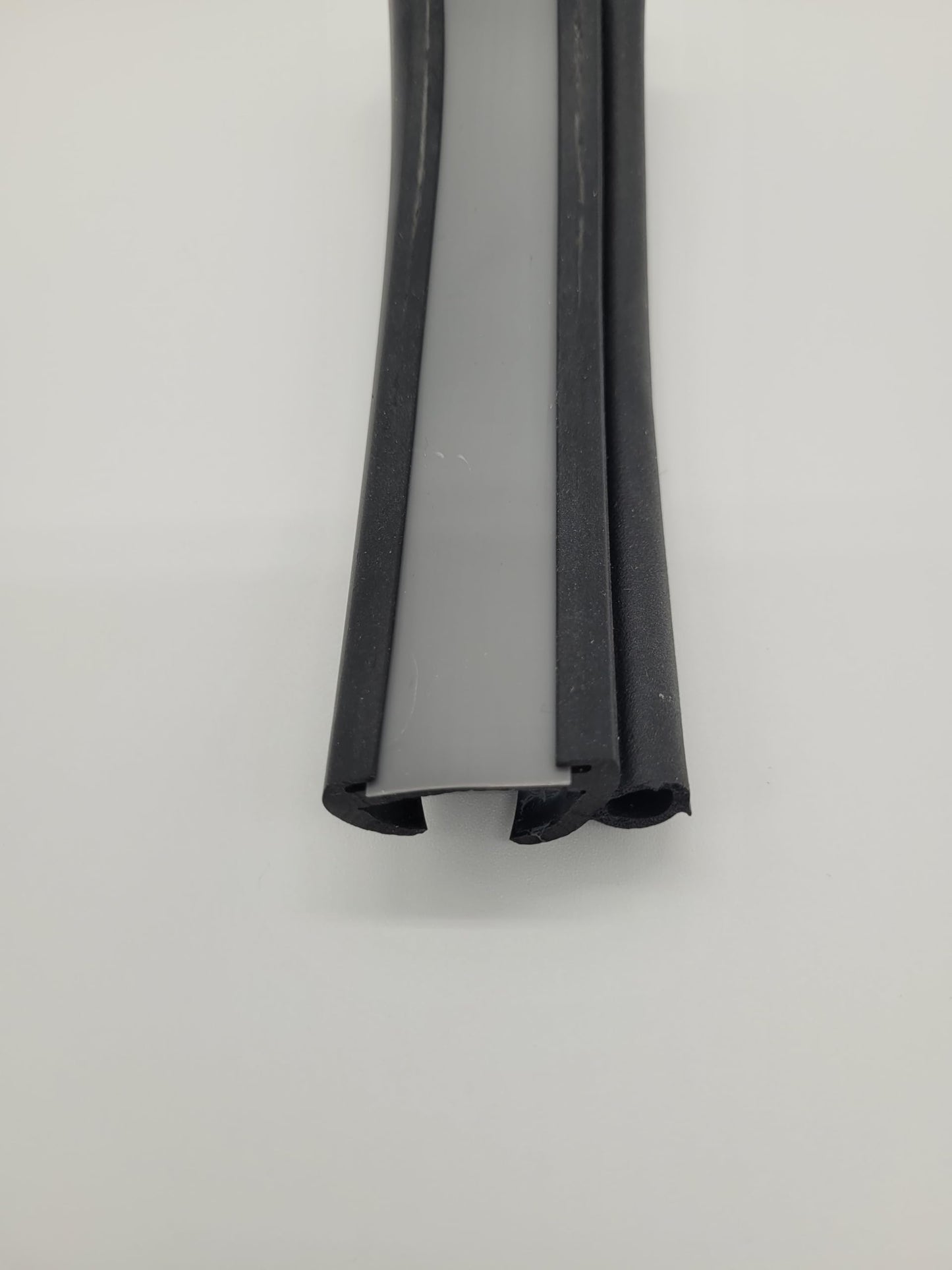 Caravan or Motorhome Window Rubber 25mm Small Bore and Trim (Sold by the Metre)